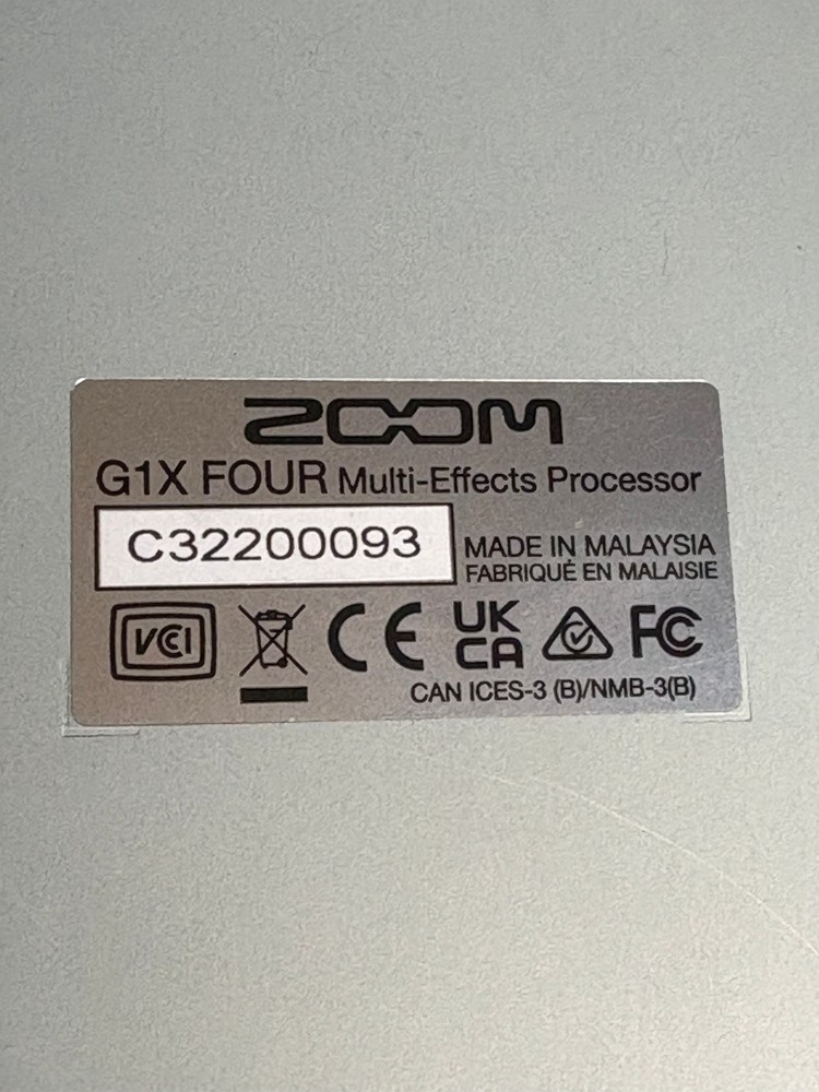 Zoom G1X FOUR Multi-effects Processor with Expression Pedal