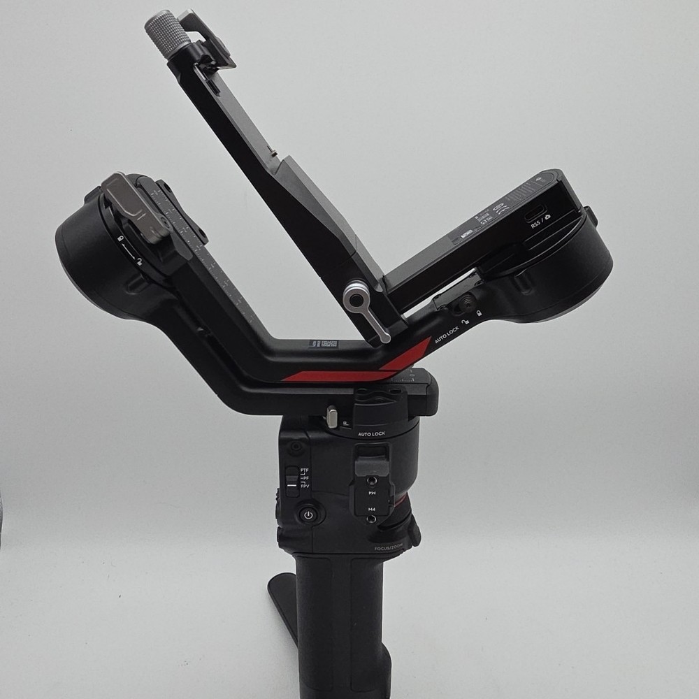 DJI RS 4 Combo 3-Axis Gimbal Stabilizer for Cameras - Black