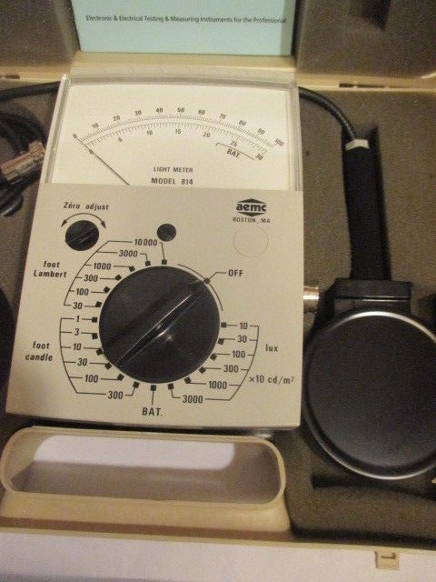 AEMC 814 LIGHT METER AND SENSOR CASE KIT TEST EQUIPMENT (AA2) *