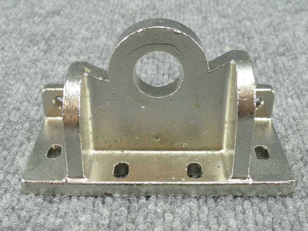 Unused Blodgett R6899 Catch Latch Mount