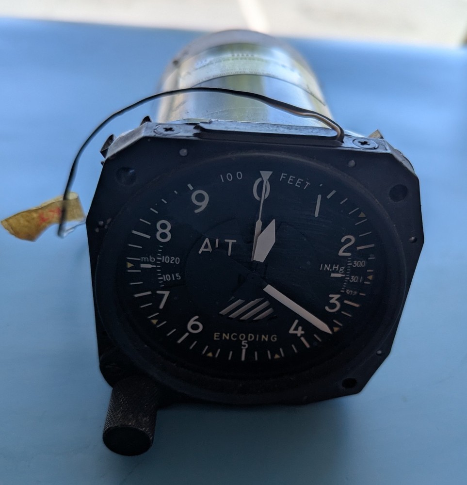 BENDIX/KING KEA 130A ENCODING ALTIMETER P/N 066-03064-0005