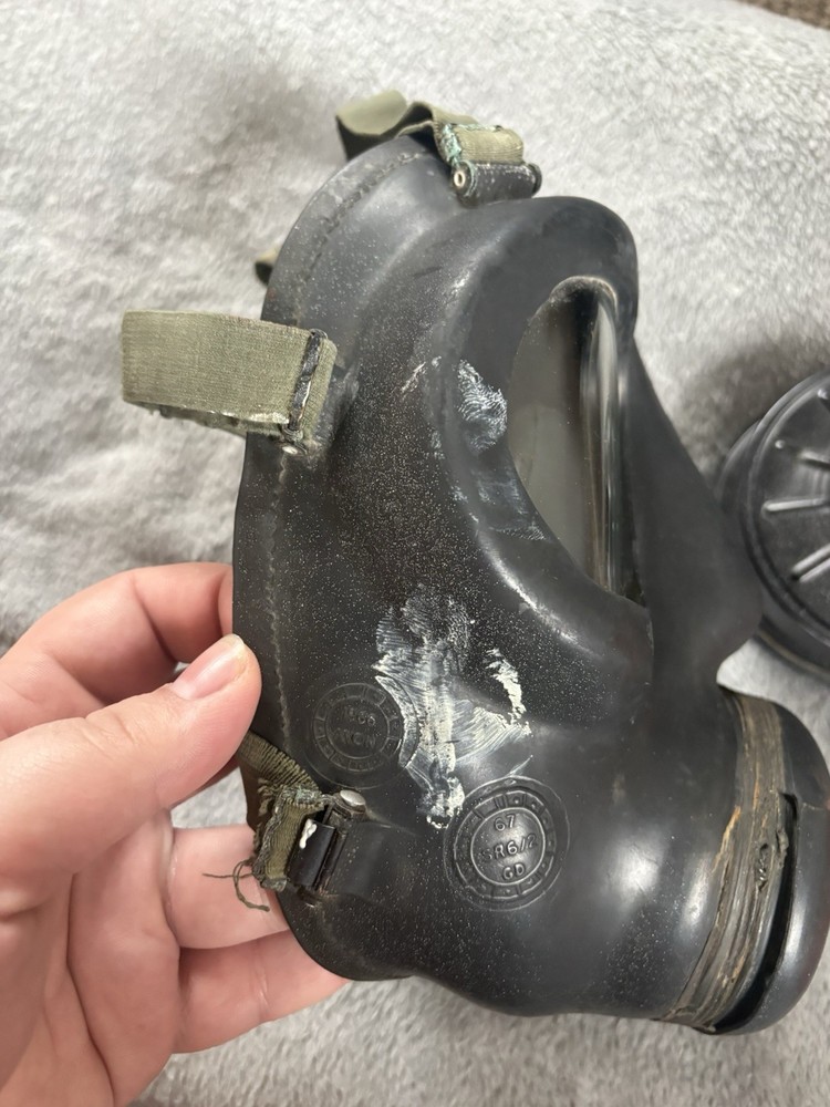 British Military Issue 1966 S 6 Respirator, Size Small
