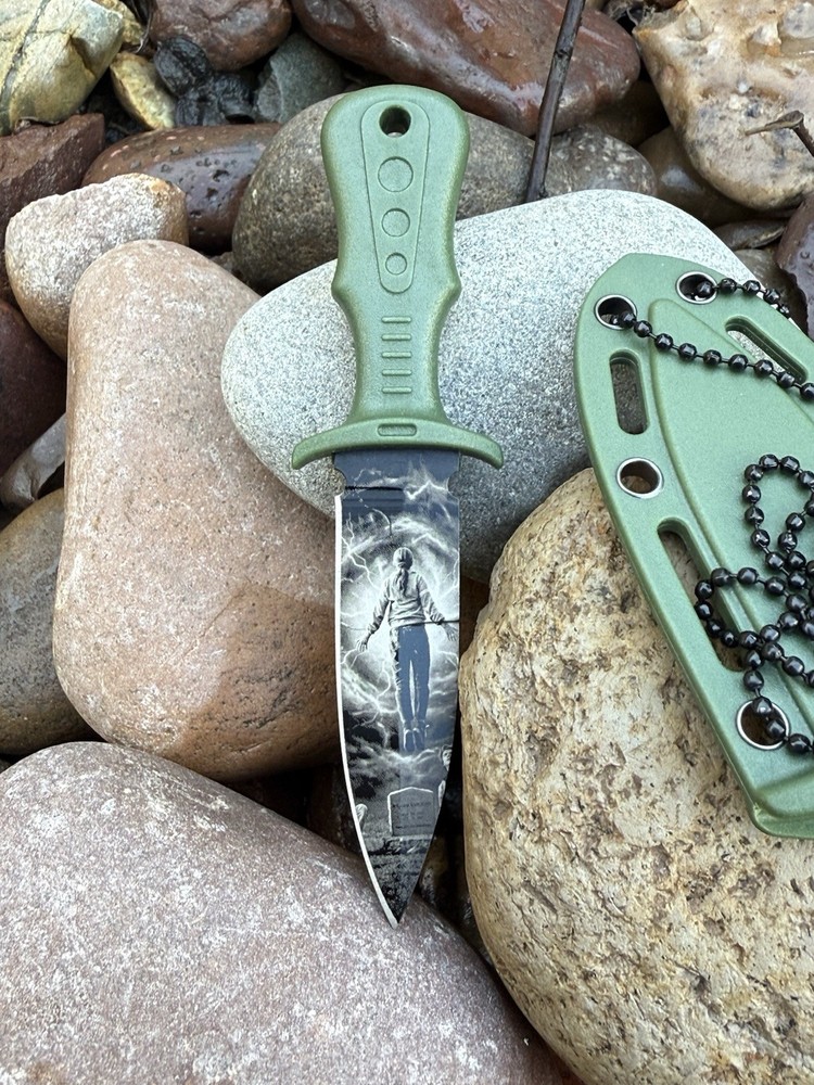 Stranger Things Max Mayfield Necklace Dagger