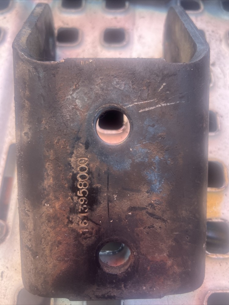 Freightliner 16-13958-000 Shock Absorber Bracket, MOUNT