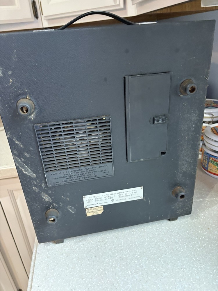 hitachi tape recorder TRQ 710 Powers Up With Microphone Please Read Description