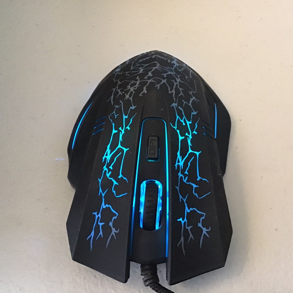 6D Optical Gaming Mouse, 7 Color Changes When Powered, 6’ USB Cord.