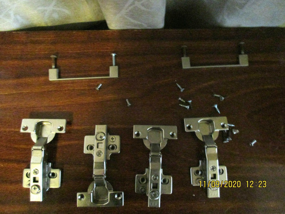 4 vintage cabinet hinges
