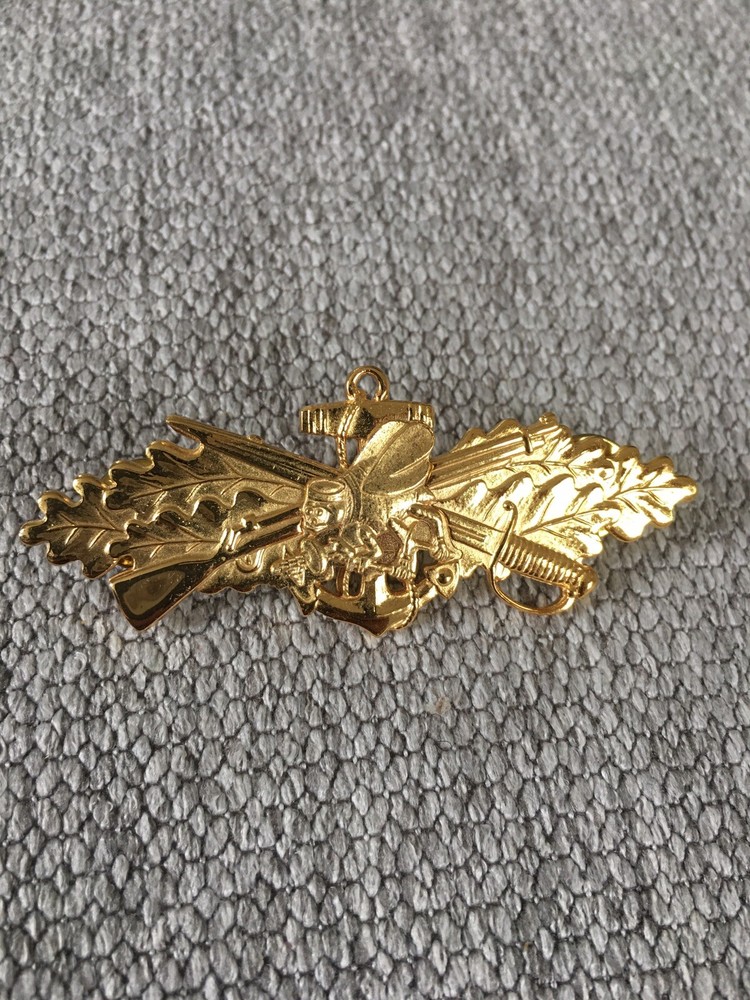 Vanguard US Navy Seabee Qualification Badge GOLD