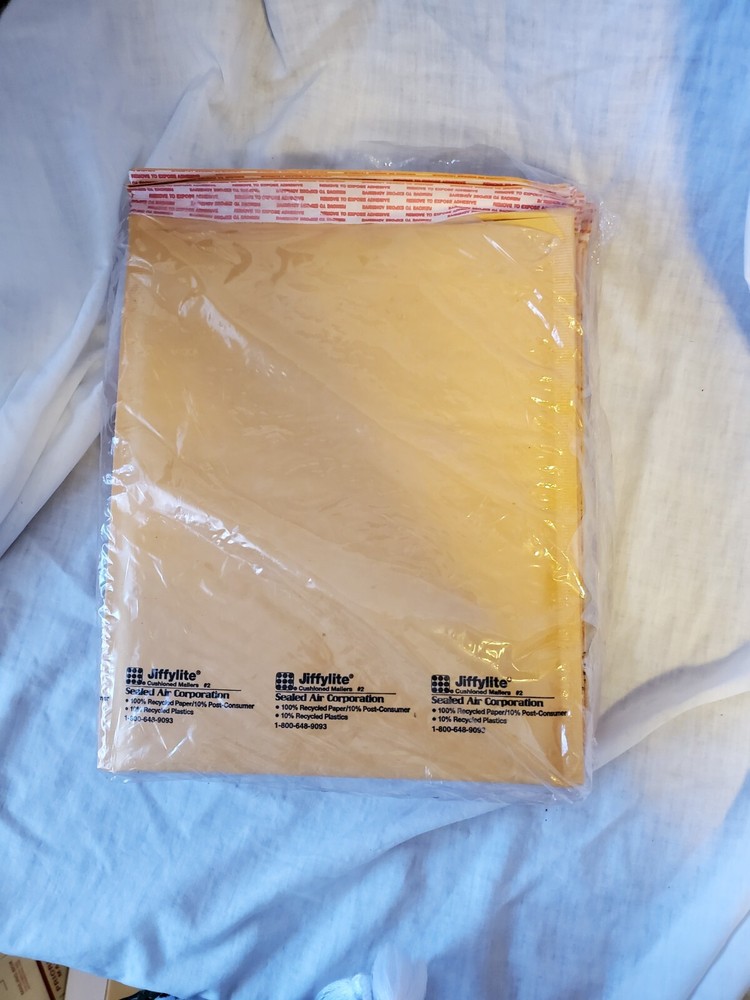8 JIFFYLITE CUSHIONED MAILERS #2 Lined w/ Bubble Wrap Cushioning