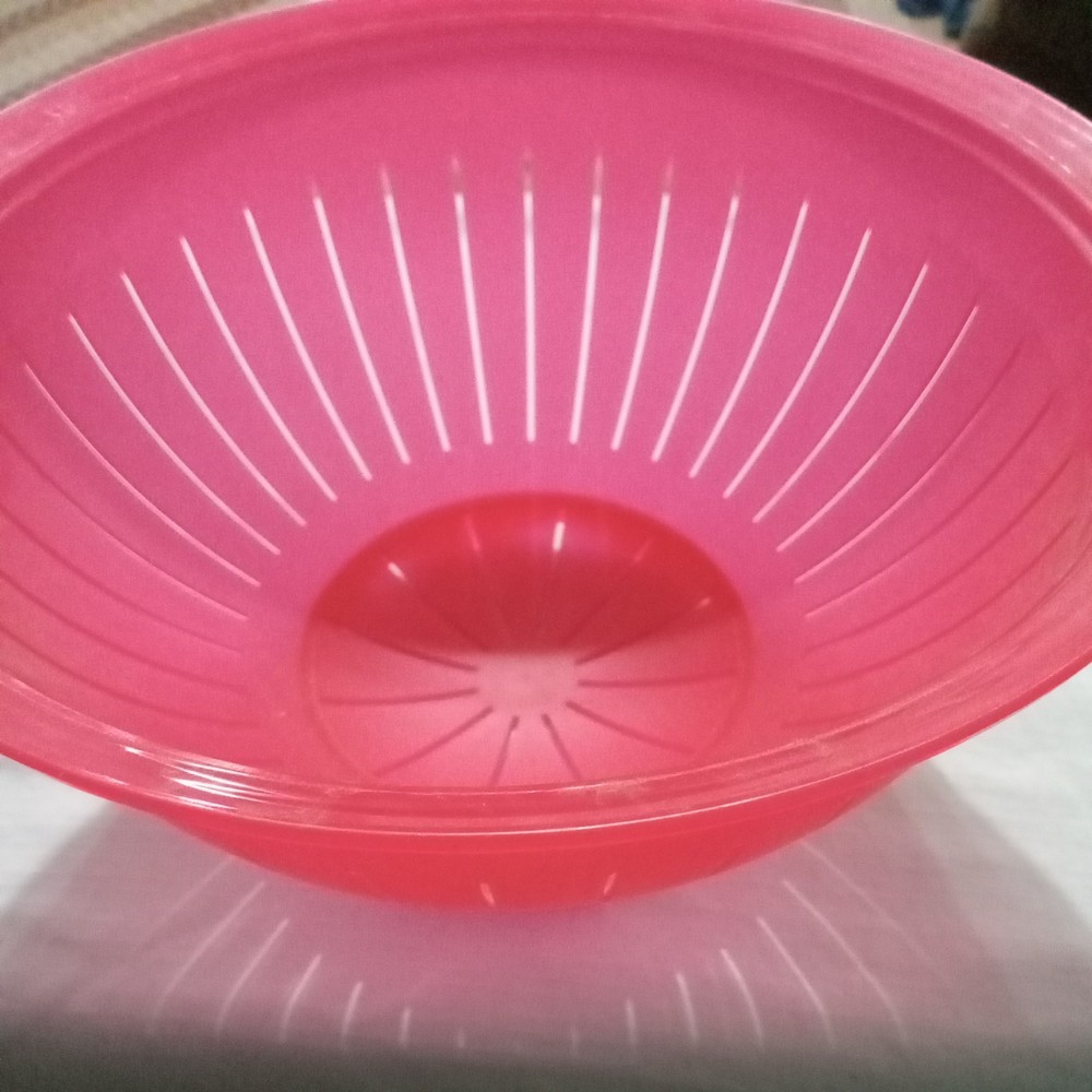 Tupperware Strainer Bowl Colander Pink