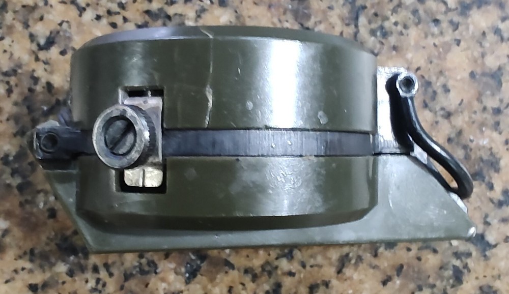 🗽VINTAGE MILITARY STYLE COMPASS