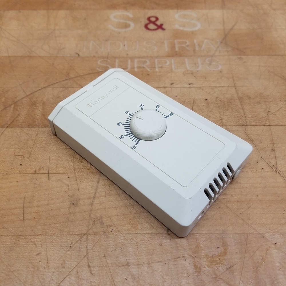 Honeywell T7770B1004 Temperature Controller - USED