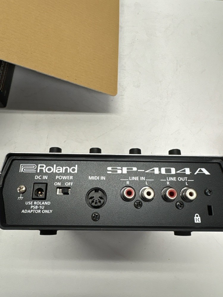 ROLAND SP-404A LINEAR WAVE IOB (P08035043)