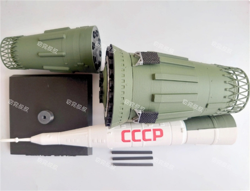 1/400 CCCP Lunar Launch Program N1 Heavy Carrier Rocket Static Model Finished