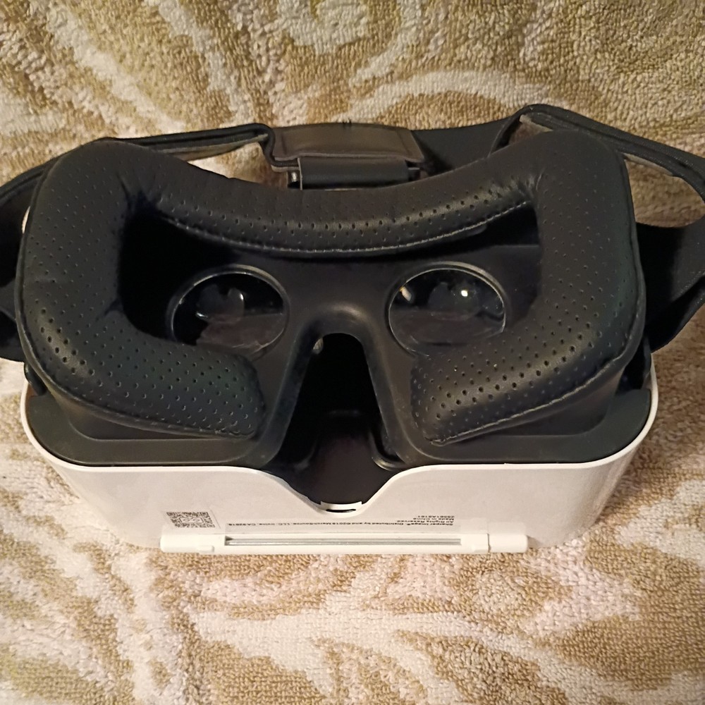 Sharper Image Smartphone 360 Virtual Reality Headset (with Earbuds & Controller)