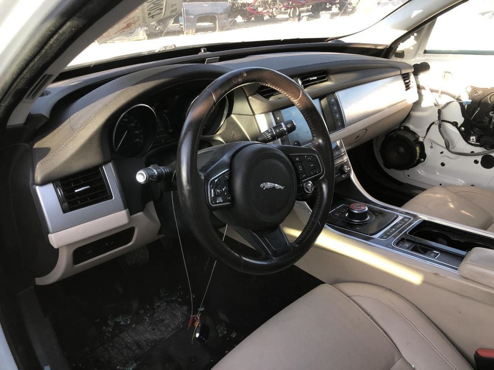 Sun Visor Left Driver Fits 16-19 XF 962300