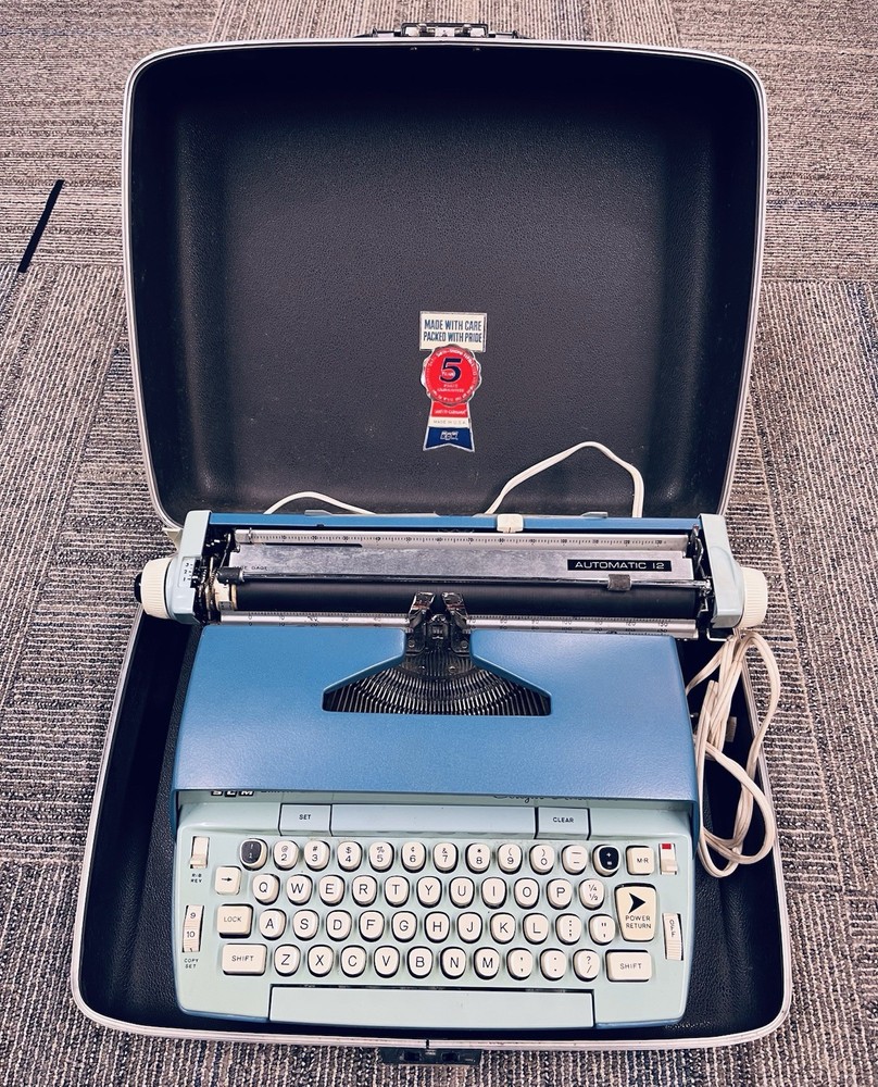 SCM Smith Corona Cougar Automatic 12 Portable Typewriter W/Case Tested