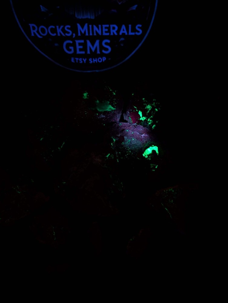 Geodes – Mexico – Sonora - Whole - UV
