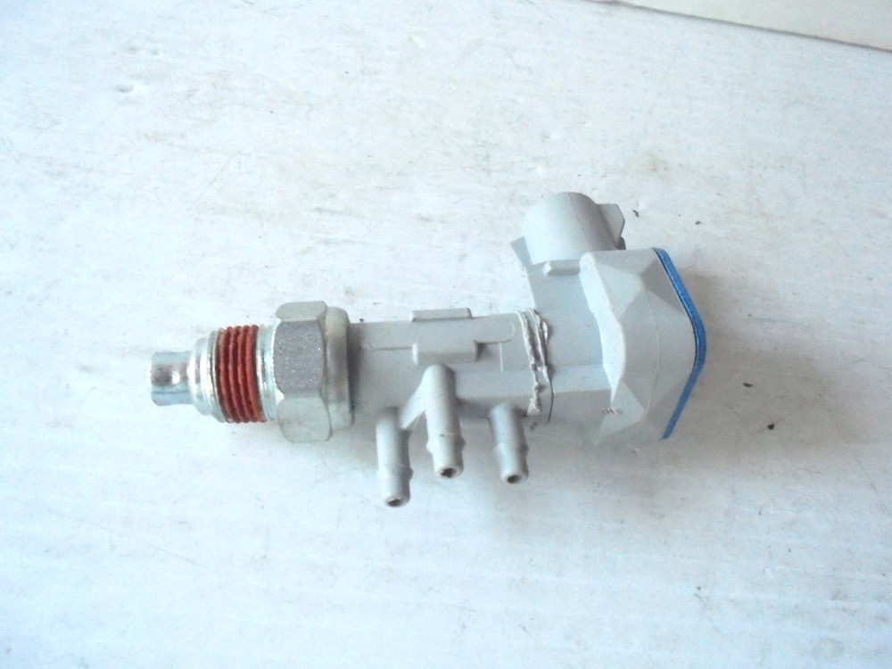 Ported Vacuum Switch Standard PVS112 ORIGINAL FORD E2B2-8A564-A2A NEW