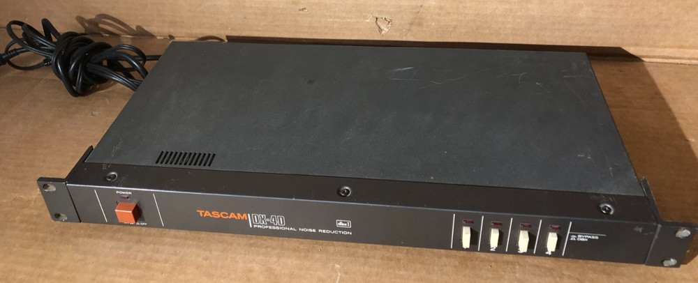 Vintage TASCAM DX-4D Professional Noise Reduction Unit Powers on