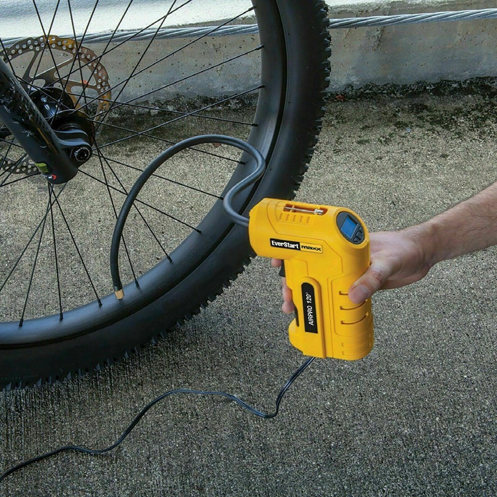 Portable Everstart 120 PSI Digital Handheld Compressor with Work Light (CDC120E)