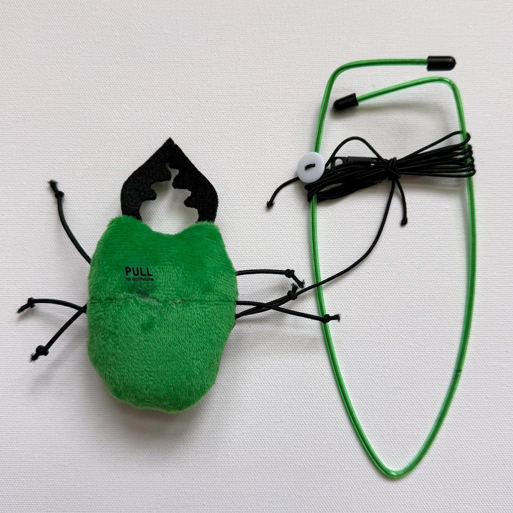 Buzzing Insect A-Door-Able Cat - Hanging Bug with Touch Activated Buzzing Sou...