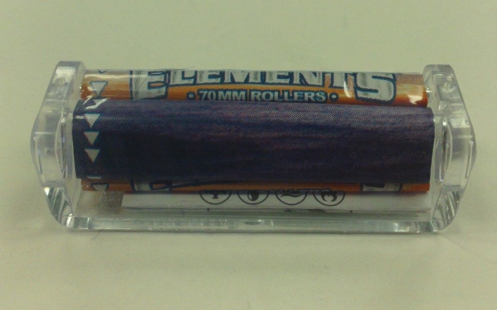 ELEMENTS CIGARETTE PAPER SINGLE WIDE 300 COUNT / ELEMENTS 70MM CIGARETTE ROLLER