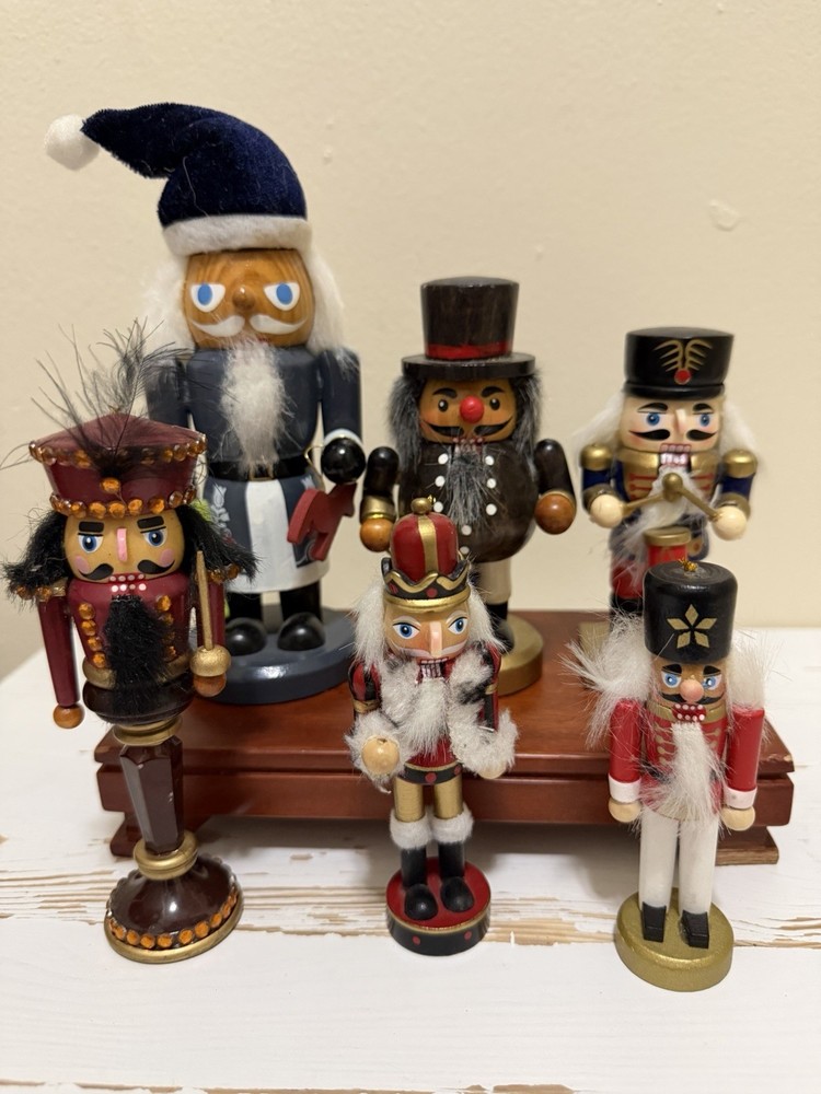 Modern Nutcracker Figurines Lot Of 6￼￼