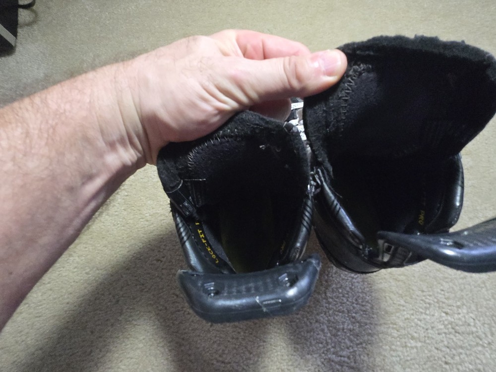 Bauer Supreme Mach Skates - Size 5.5 Fit 2