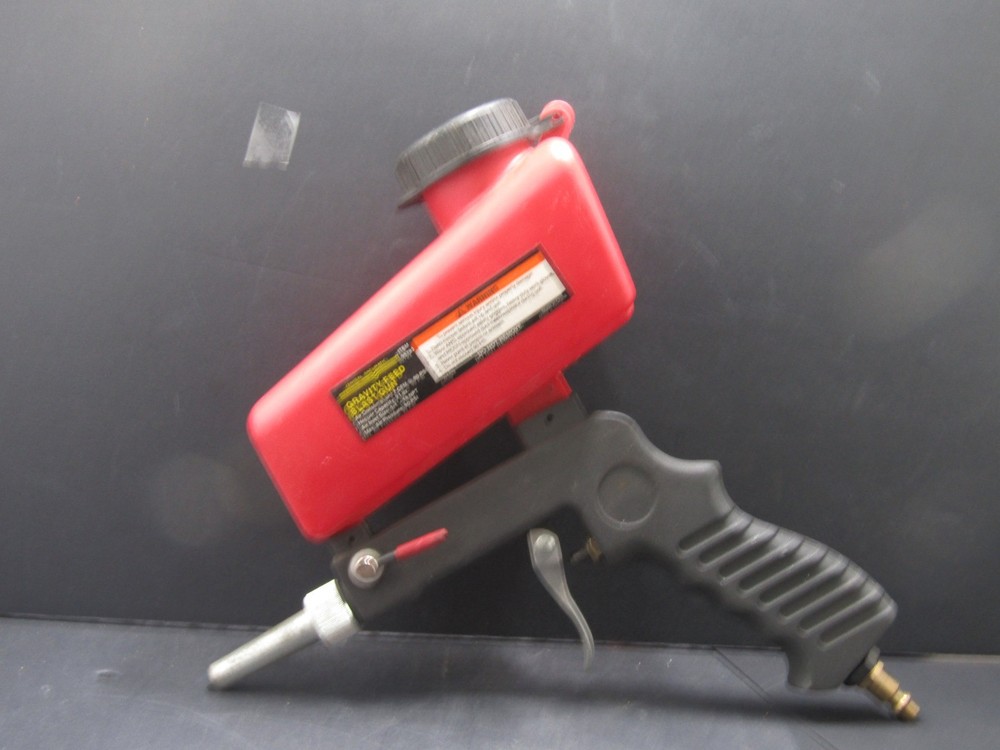 Central Pneumatic Gravity Feed Blast Gun Sand Blasting Machine Gun Preowned