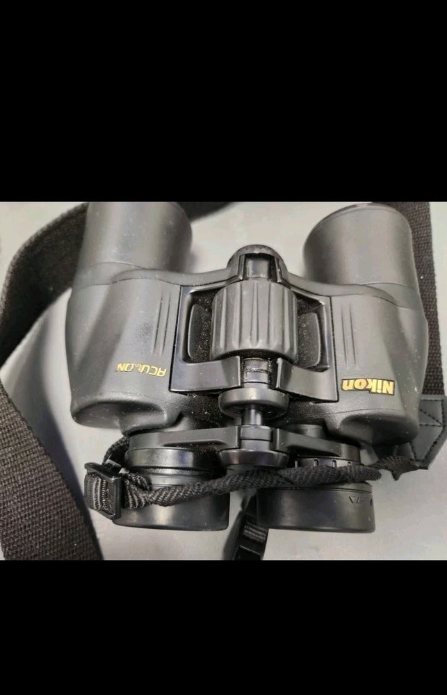 Nikon Aculon A211 8x42 Binoculars