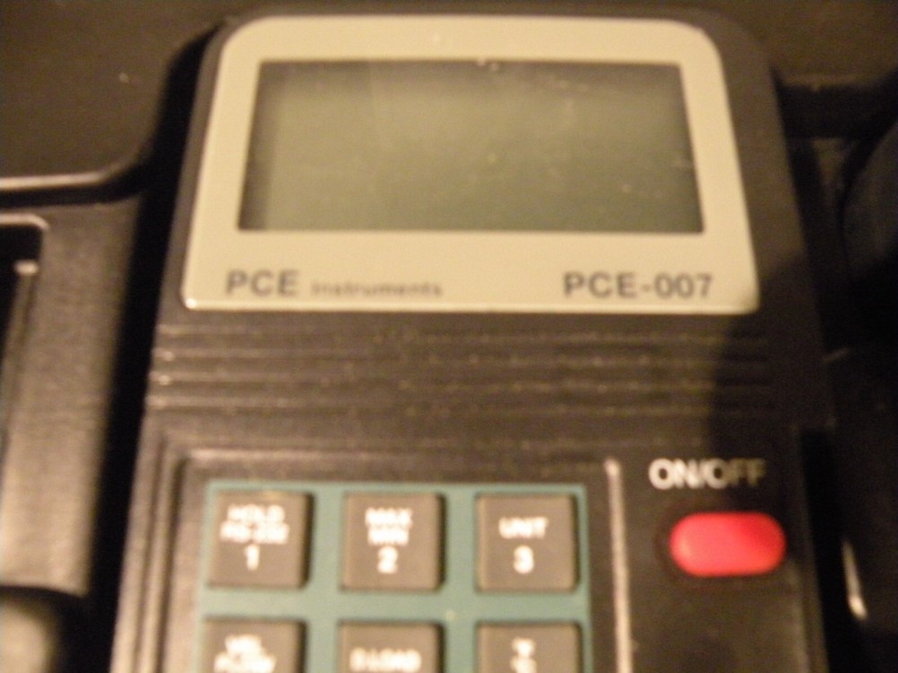 PCE INSTRUMENTS ANEMOMETER # PCE-007 WITH CASE WORKS GREAT