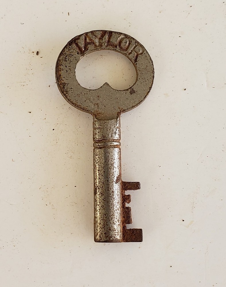 Antique Steamer Trunk Taylor C454 Barrel Key