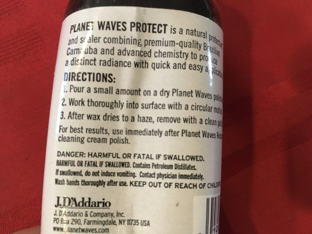 PLANET WAVES PROTECT PURE LIQUID CARNAUBA WAX - STEP 2
