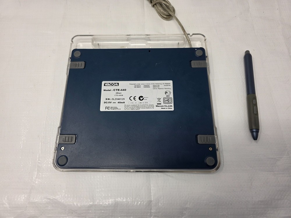 Wacom CTE-440 Blue USB Tablet Digitizer Tablet Pad with Pen