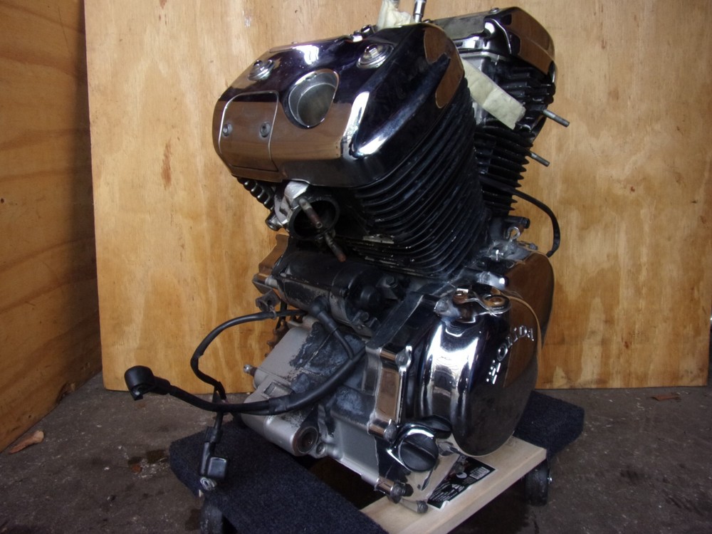 920 A HONDA SHADOW VLX 600 2000 ENGINE Q 188 R