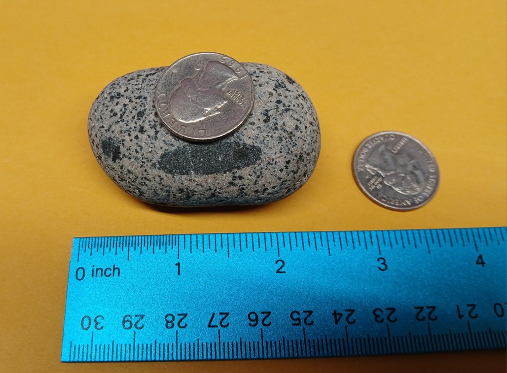 Fluorescent Sodalite (Yooperlite) - 3.8 oz. A Nice Bright Yooperlite