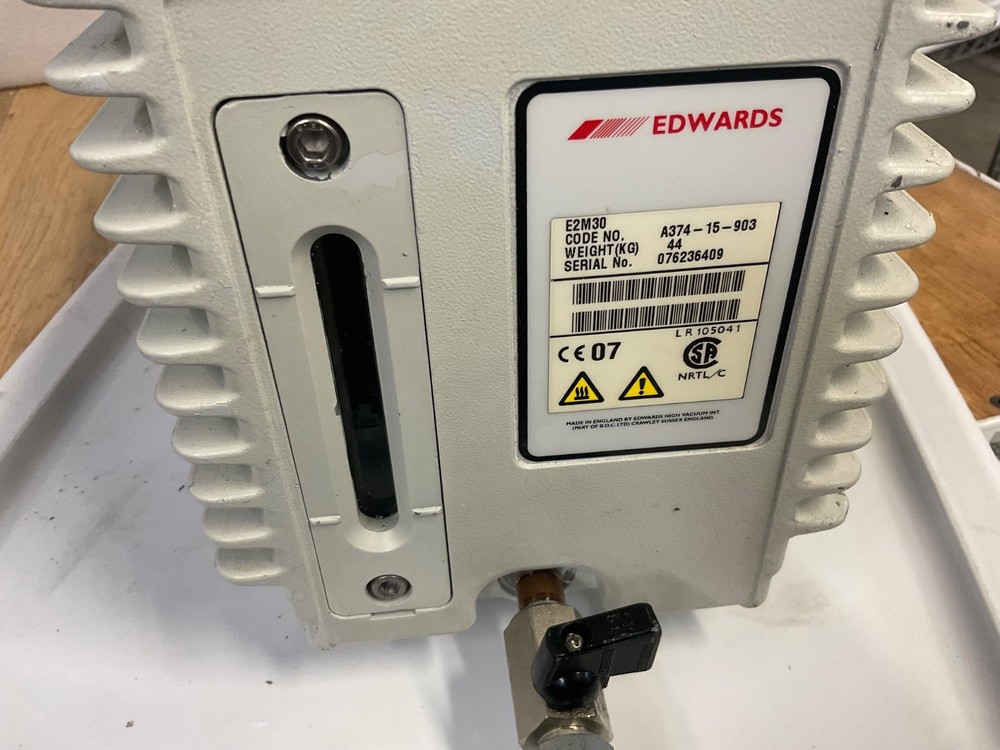 Edwards E2M30 Dual Stage Mech Vane 208V THREE PHASE E113932.00 HP1/2 MOTOR USED