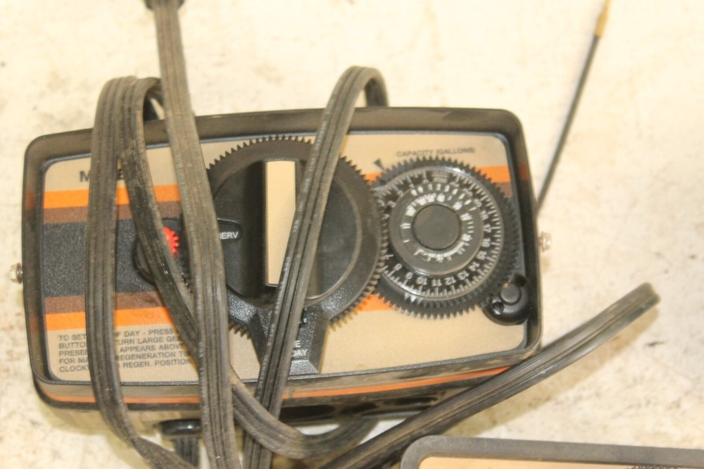 Lot of Fleck 5600 Water Softener timers for parts or rebuild