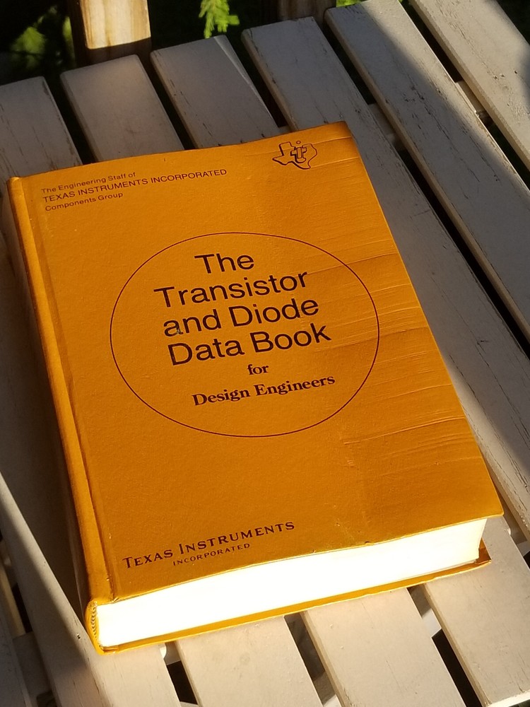 VINTAGE 1973 TEXAS INSTRUMENTS DATA BOOK ELECTRIC TRANSISTOR AND DIODE