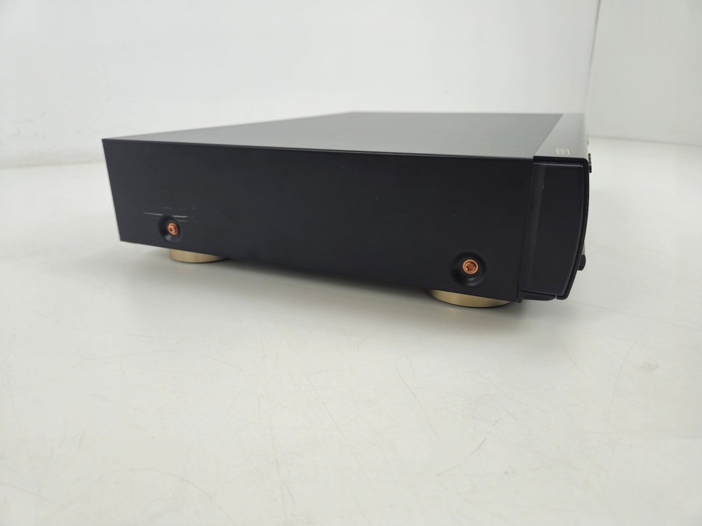 Marantz - CD-63 - Stereo Compact Disc player - Remote and Manual