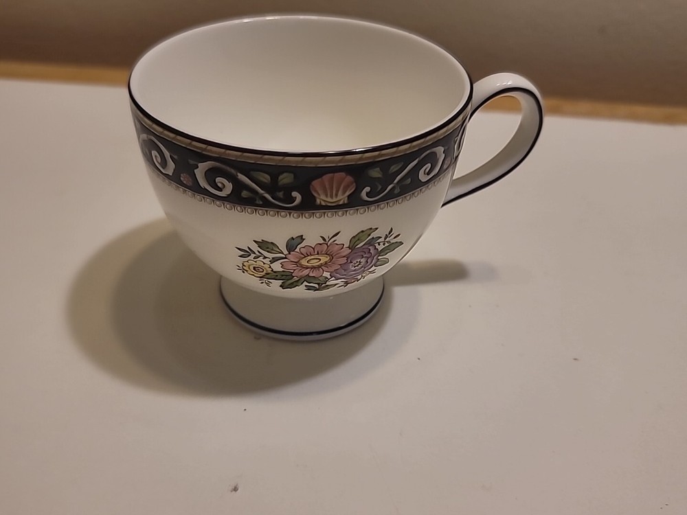 Wedgwood RUNNYMEDE-BLUE 5pc Place Setting(s)Multiple Sets Available