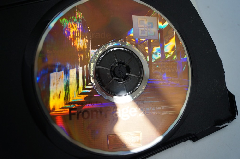 MicroSoft Office FRONT PAGE 2003 Website Creation Management Program App C242