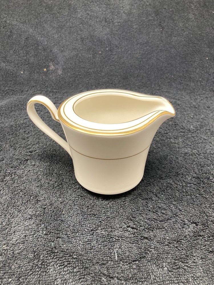Noritake Linton 7552 creamer