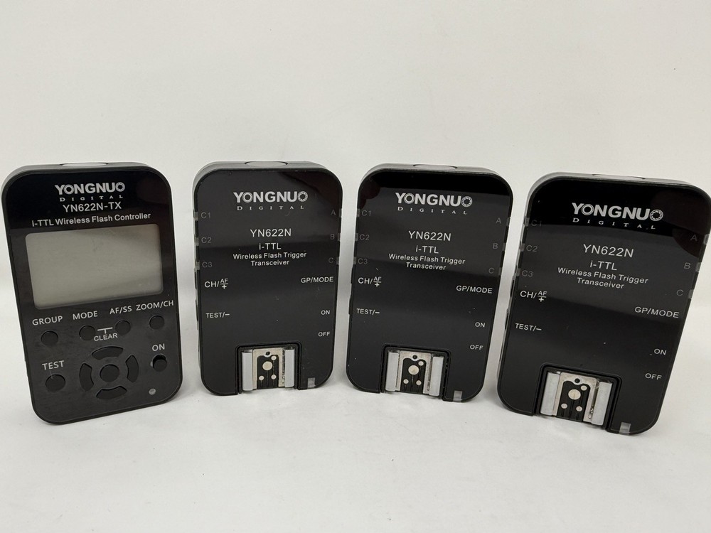 YONGNUO Digital Wireless Flash Trigger Transceivers x3 + Flash Controller