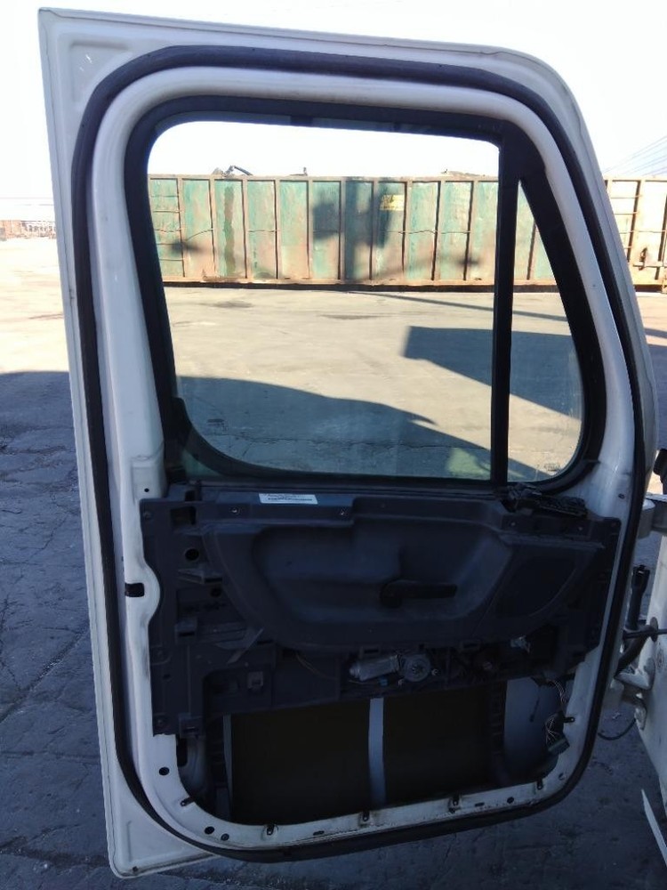 For 2012 FREIGHTLINER CASCADIA 113-125 DOOR ASSEMBLY Left , CO