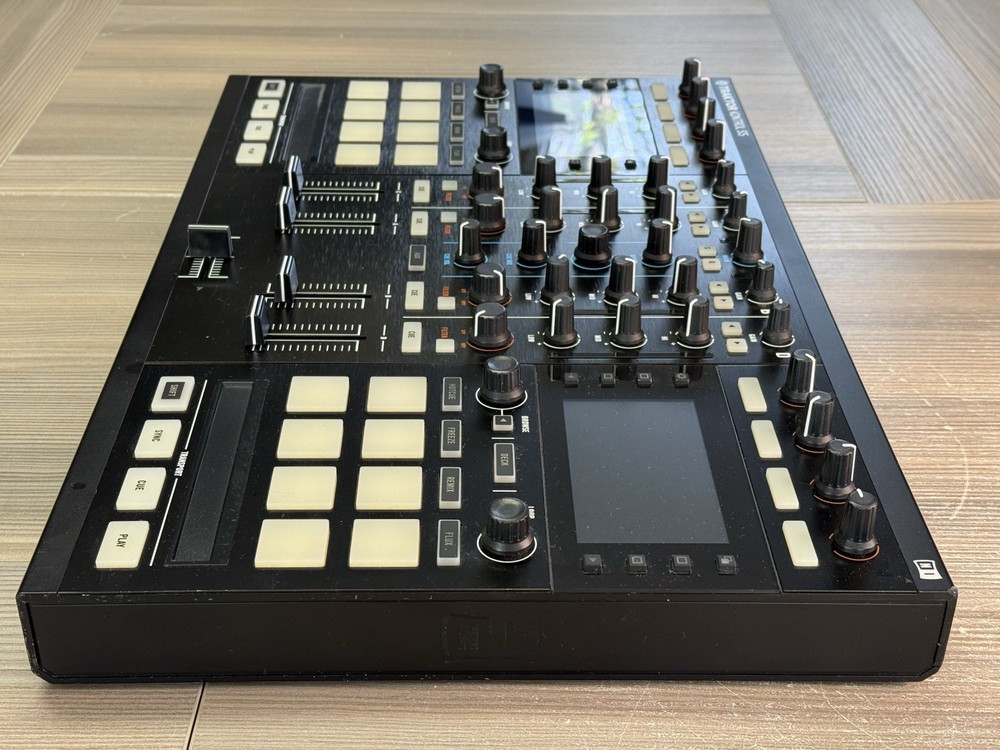 Native Instruments Traktor Kontrol S5 DJ Controller