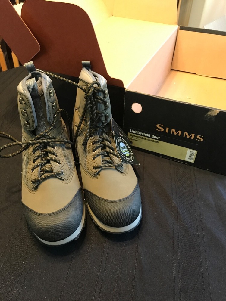 SIMMS lightweight wading boot size 8/new with box/Aquastealth