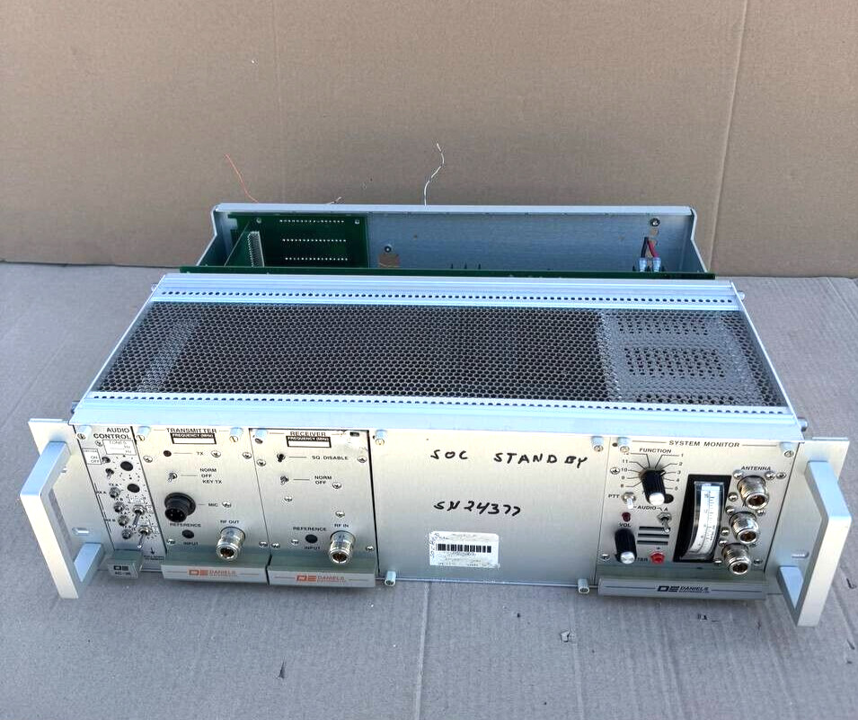 Daniels Electronics Low Band Radio Transmitter Receiver