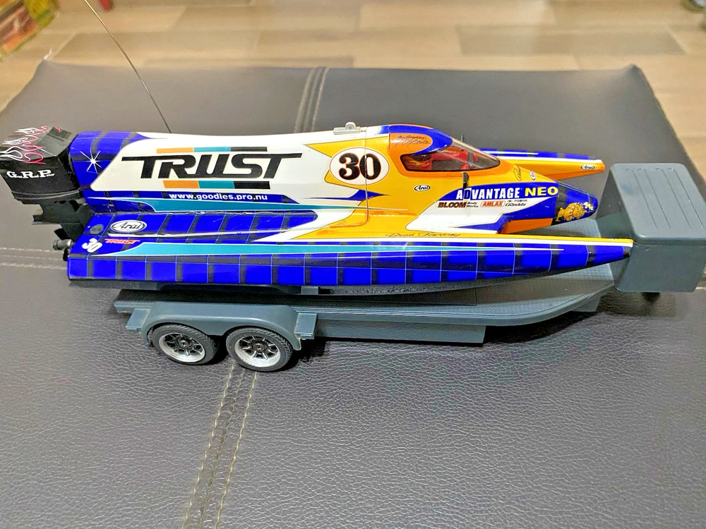 Kyosho Mini-Z Formula Boat